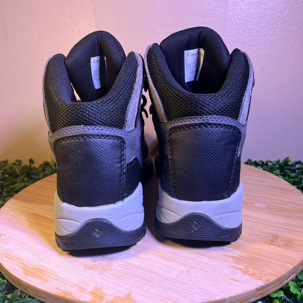 🔥 COLUMBIA NEWTON RIDGE PLUS WATER PROOF GREY HIKING BOOTS WOMEN SIZE 8.5 - Picture 4 of 8